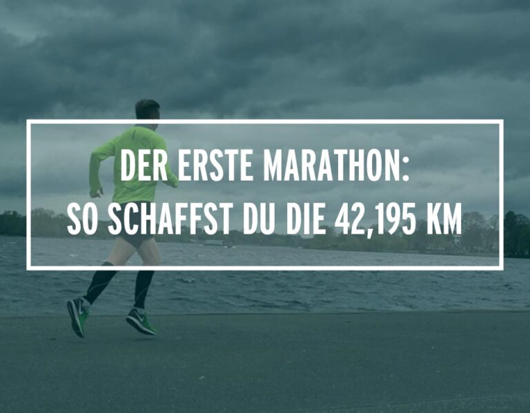 Ein Läufer in neongelbem Shirt trainiert am Seeufer für seinen ersten Marathon laufen, mit motivierendem Text über die 42,195 Kilometer Distanz.