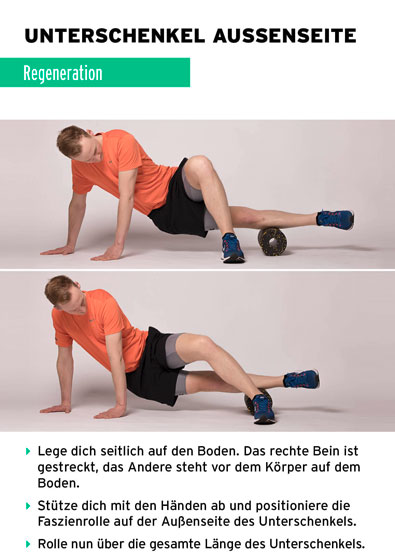 Kevin macht eine Faszienübung mit dem Unterschenkel vor
