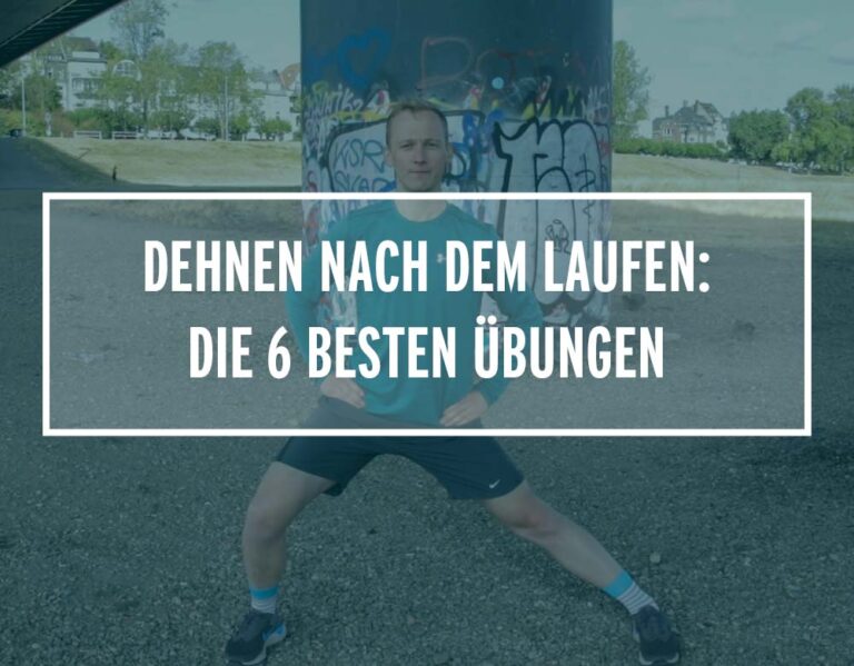 Lauftrainer Kevin zeigt eine Dehnübung für die Adduktoren