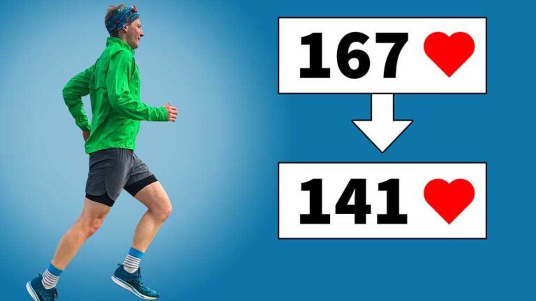 Ein Läufer in grünem Outfit joggt fröhlich, während sein Puls von 167 auf 141 sinkt – Fitness und Motivation pur!