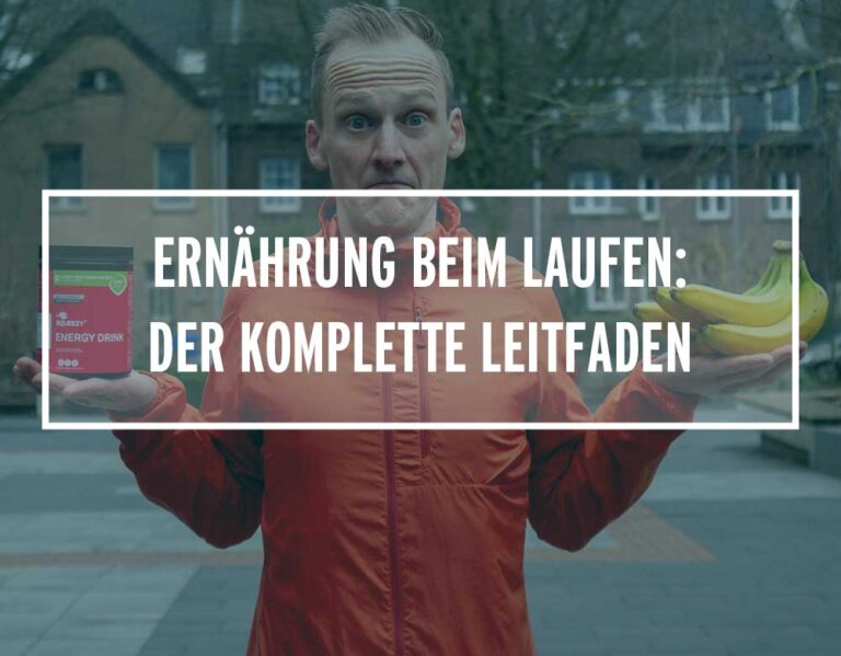 Ein Läufer hält eine Banane und ein Energiegetränk, bereit für das Joggen. Essen vor dem Joggen für optimale Energie!