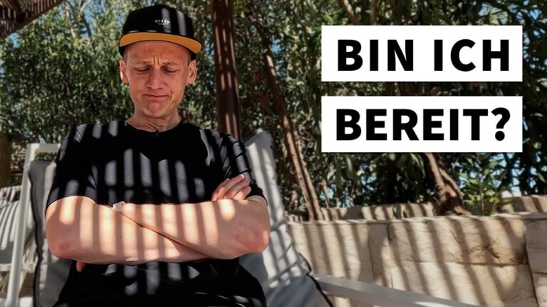 Ein nachdenklicher Läufer in der Sonne, bereit für die Marathon Vorbereitung. Fragen zur Fitness und Motivation werden gestellt.