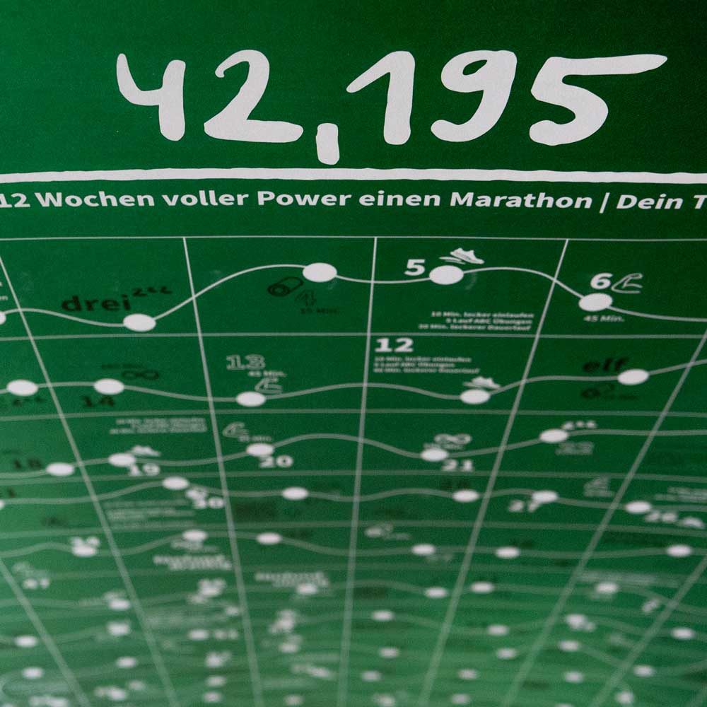 Ein motivierender Trainingsplan für einen Marathon mit der Distanz 42,195 km, voller Energie und Freude am Laufen.